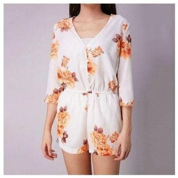 Floral Printed Deep V-Neck Romper - Picture 2 of 10